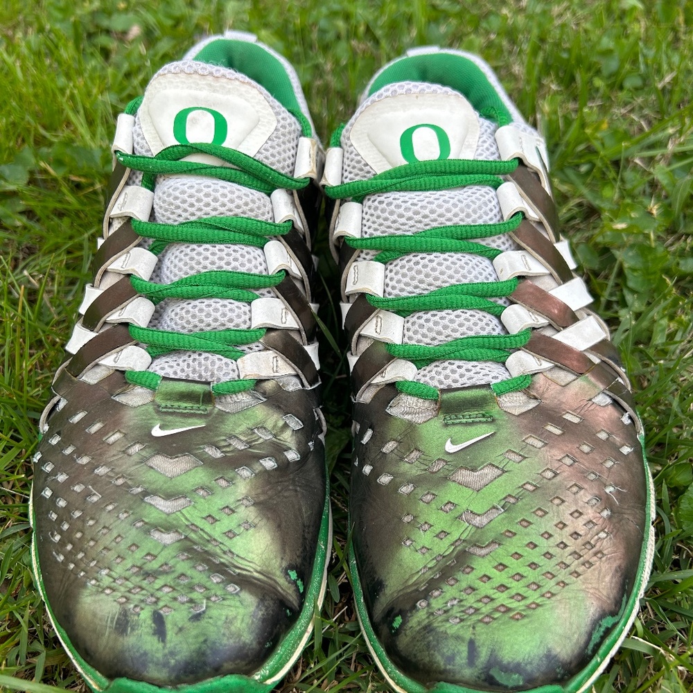 Oregon Nike win the day sneakers ( Rare)